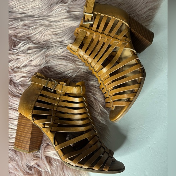 Charlotte Russe Gladiator Heel Sandals Brown Size 8 - Picture 1 of 5